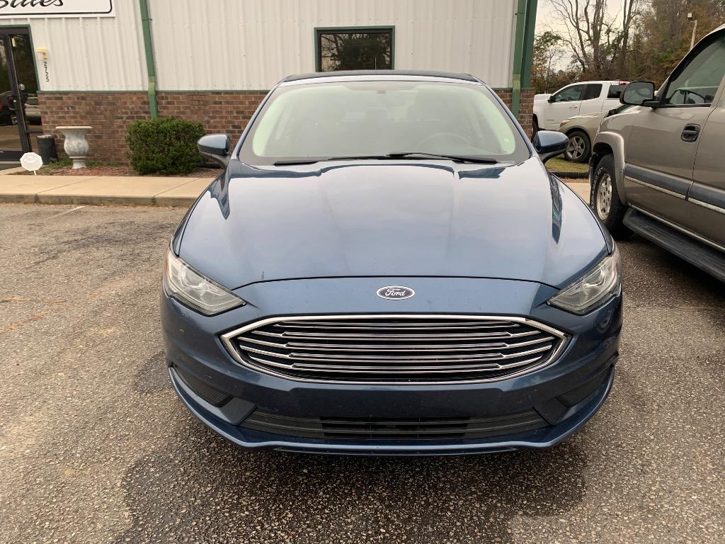 2018 Ford Fusion SE's photo