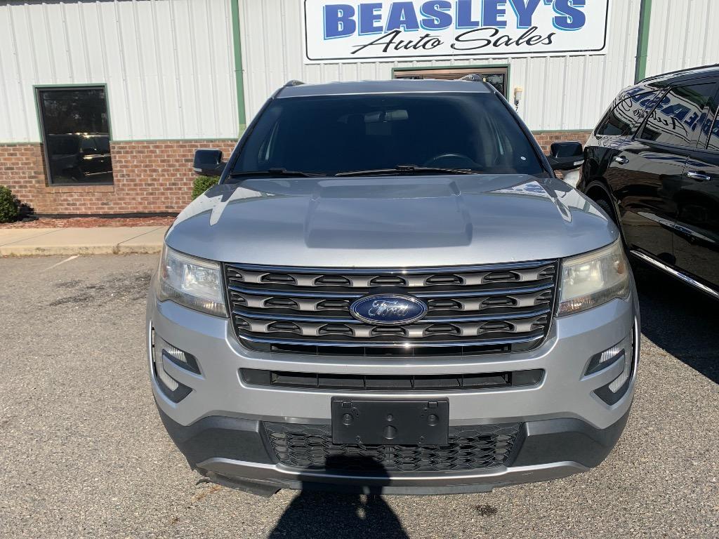 2017 Ford Explorer XLT's photo