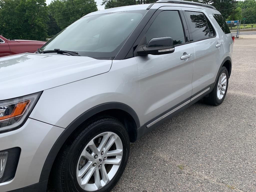 2017 Ford Explorer XLT FWD's photo